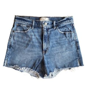 Abercrombie & Fitch 4” Mom High Rise Denim Short